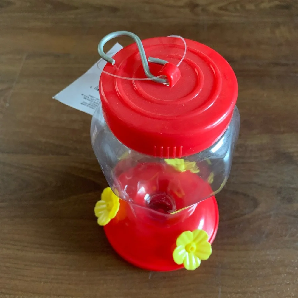 NWT Garden Collection Plastic Hanging Hummingbird Feeder 6.75